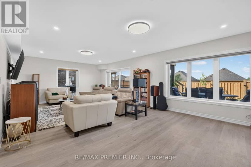 3020 Sierra Drive — photo 39 of 40