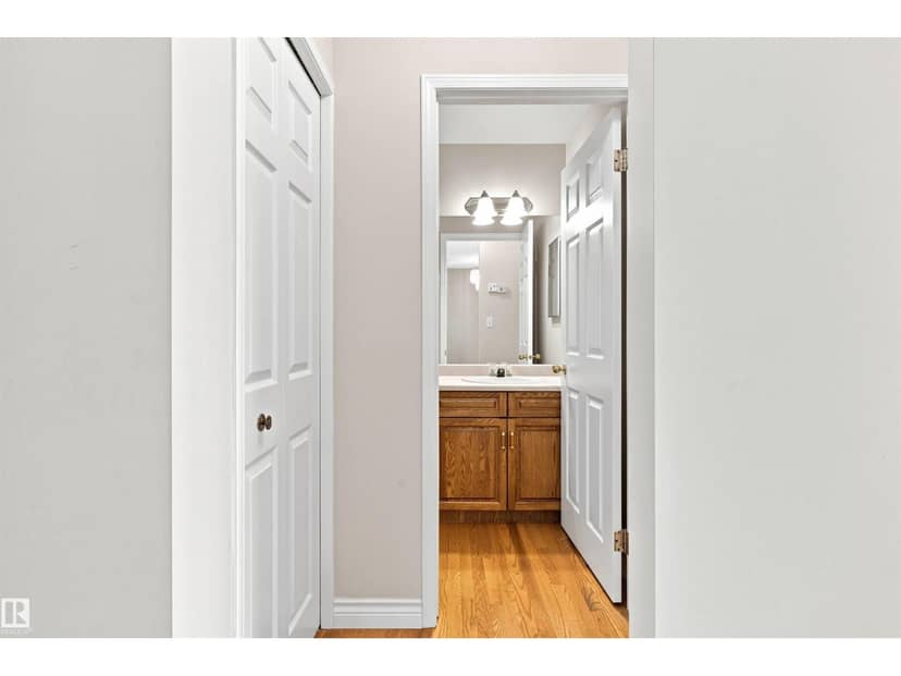 #1 3311 58 ST NW — photo 13 of 40