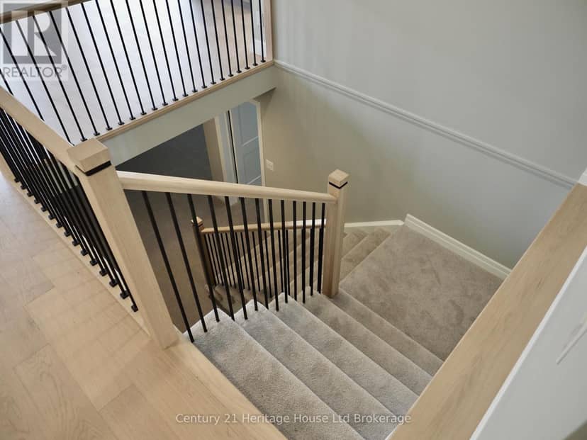 28 Sycamore Drive — photo 9 of 28