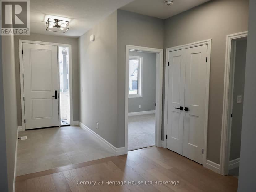 28 Sycamore Drive, Tillsonburg, photo 3