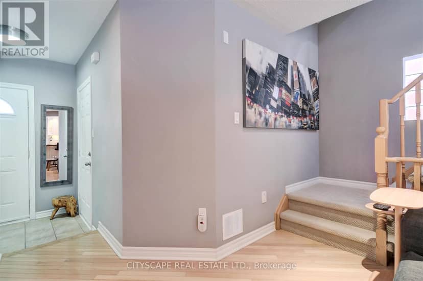 353 Sparrow Circle, Pickering, photo 2