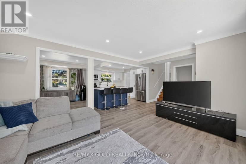 670 Grenfell Drive — photo 4 of 28