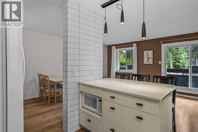 102, 417 Beaver Street — photo 13 of 34