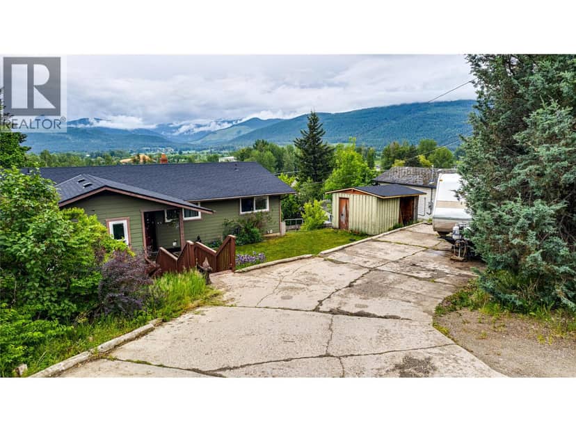 2025 Catt Avenue, Lumby
