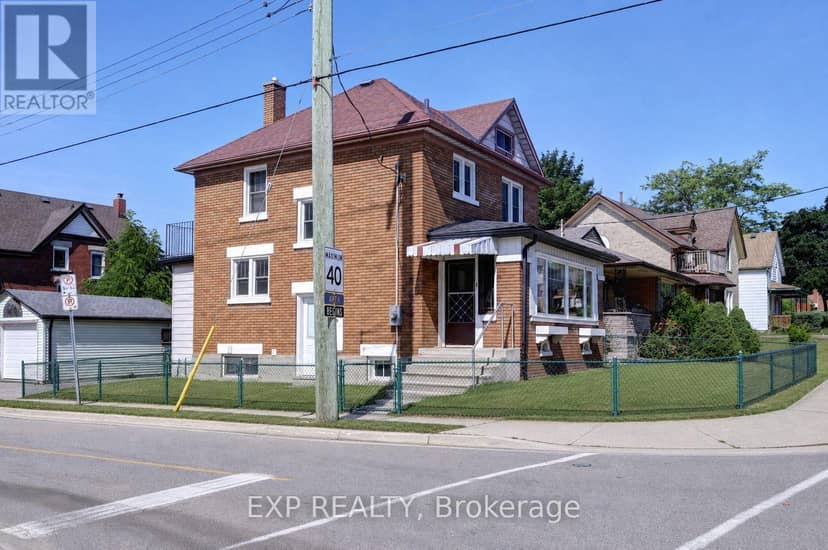 147 Courtland Avenue E — photo 2 of 40