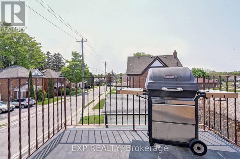 147 Courtland Avenue E — photo 33 of 40