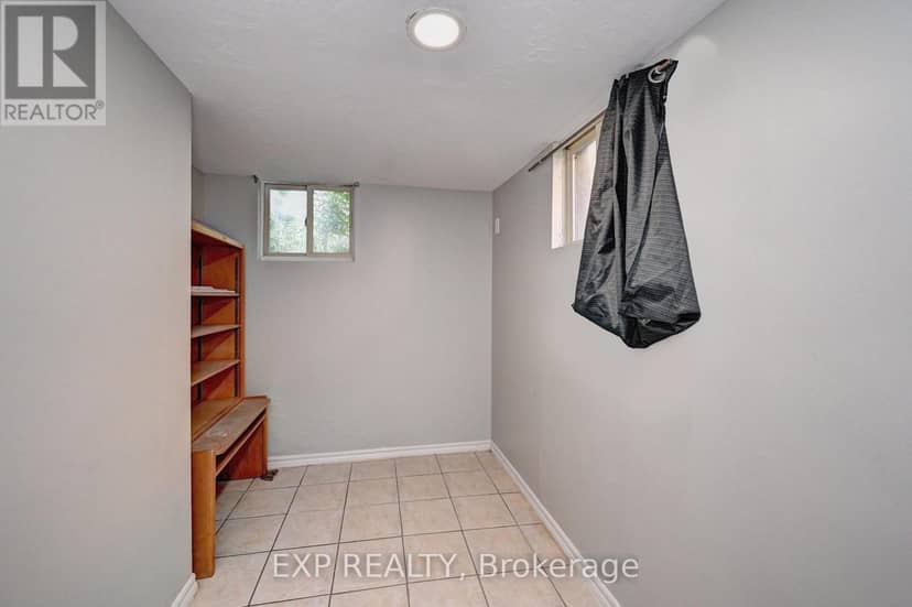 147 Courtland Avenue E — photo 38 of 40