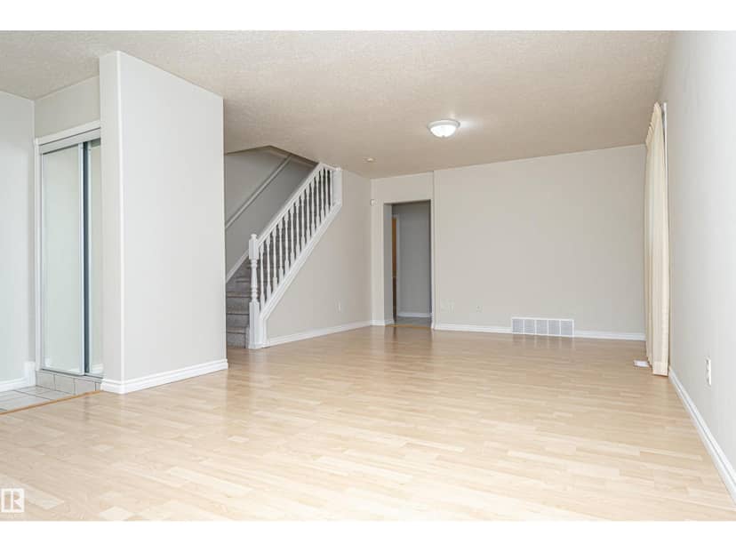 12241 93 ST NW — photo 9 of 40