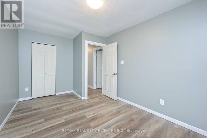 116 Burbank Crescent — photo 18 of 32