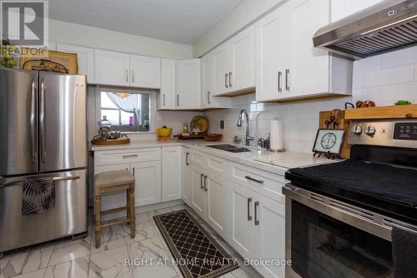 706 - 1881 Jane Street — photo 17 of 39