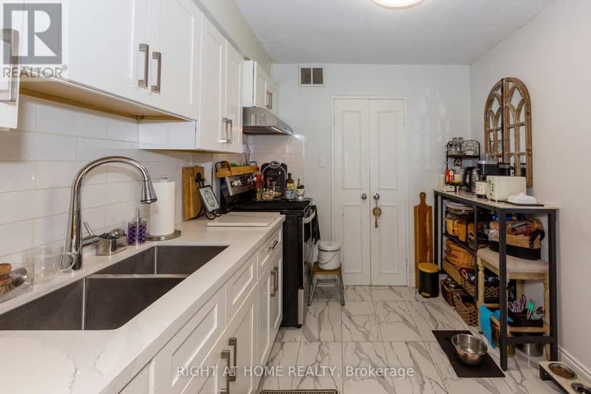 706 - 1881 Jane Street — photo 19 of 39