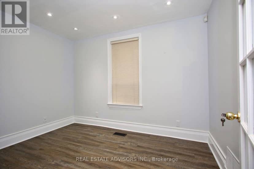 7924 Kipling Avenue — photo 9 of 22