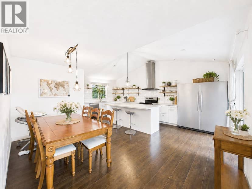 2575 ASHURST AVENUE, Coquitlam