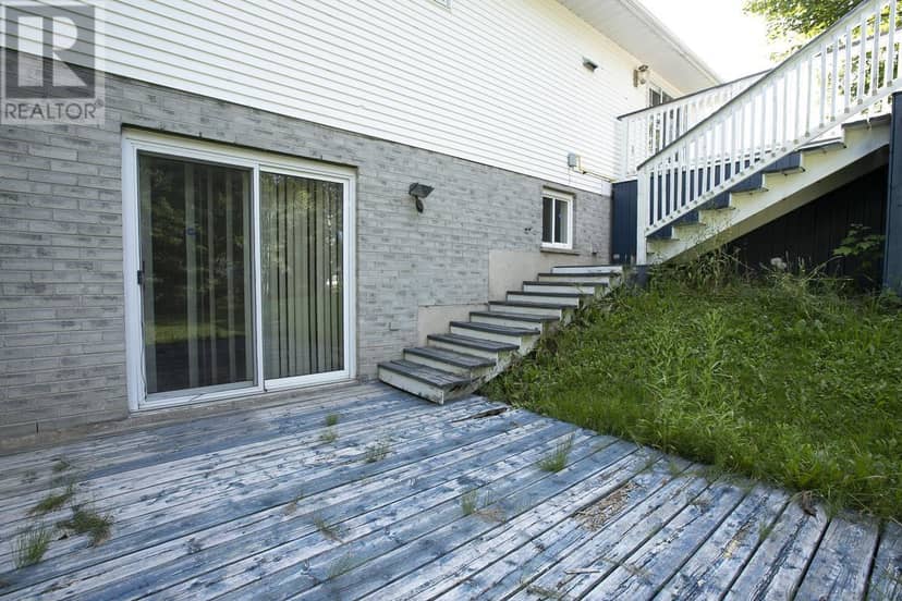 987 Lake ST — photo 6 of 40