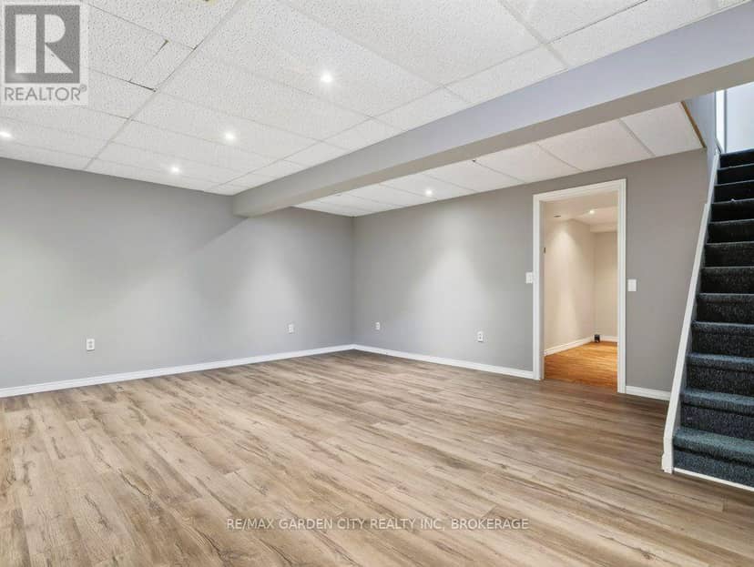 211 Morton Street S — photo 38 of 40