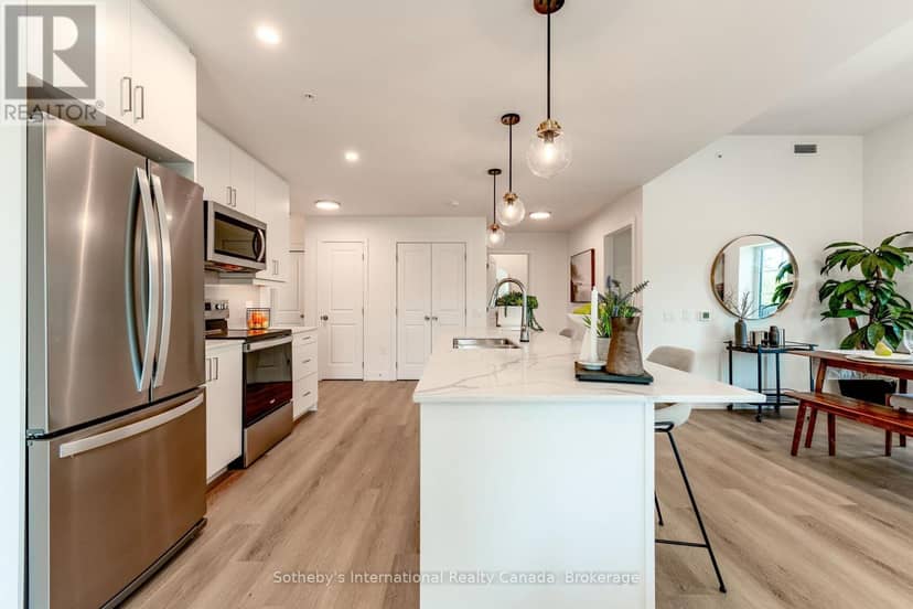 311 - 121 Mary St Street — photo 9 of 40