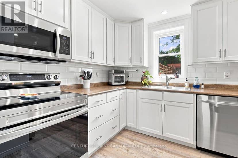 212 Main Street — photo 11 of 40