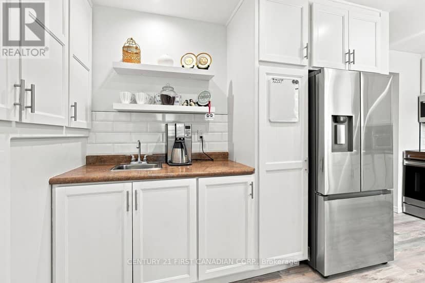 212 Main Street — photo 15 of 40