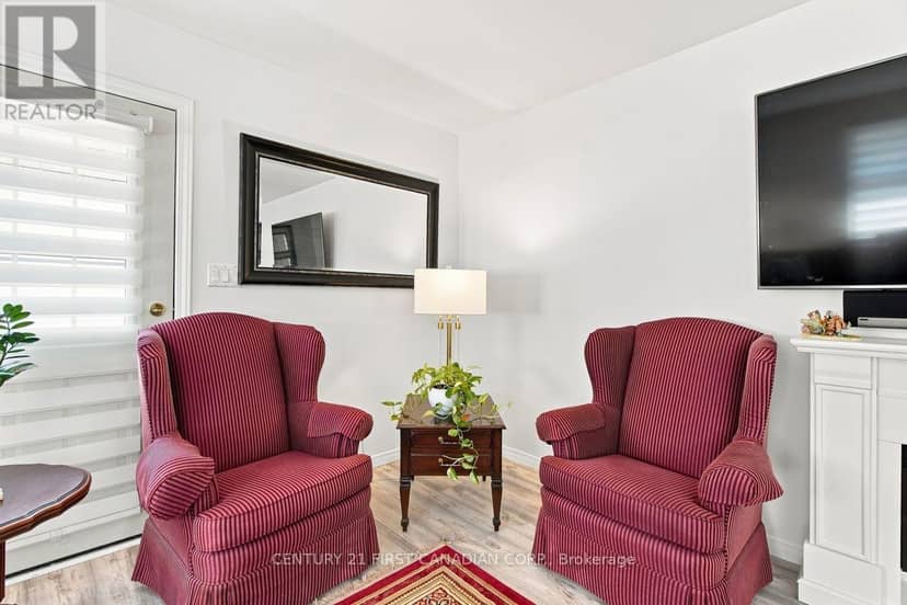 212 Main Street — photo 17 of 40