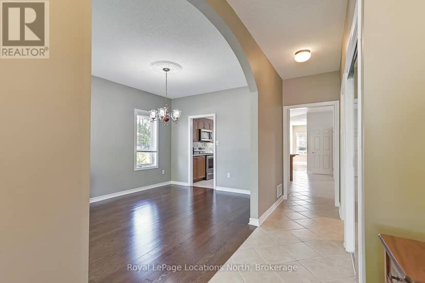 19 Kells Crescent — photo 10 of 40