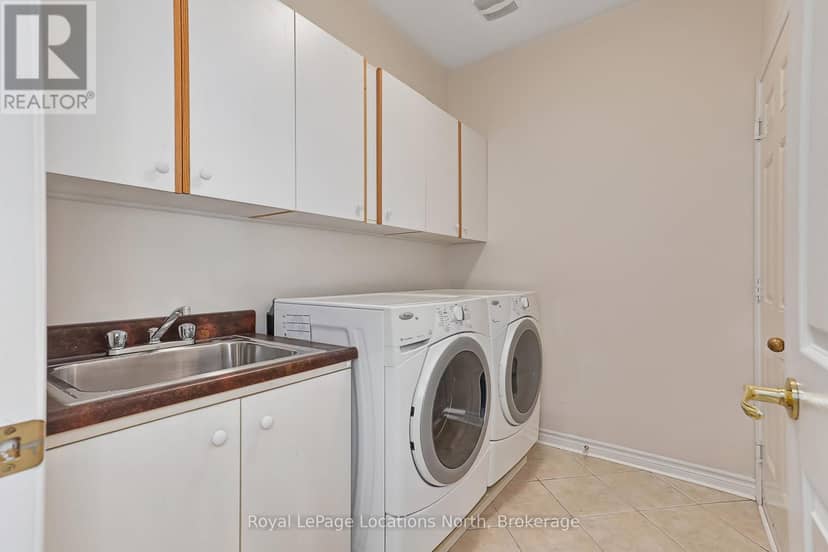 19 Kells Crescent — photo 14 of 40