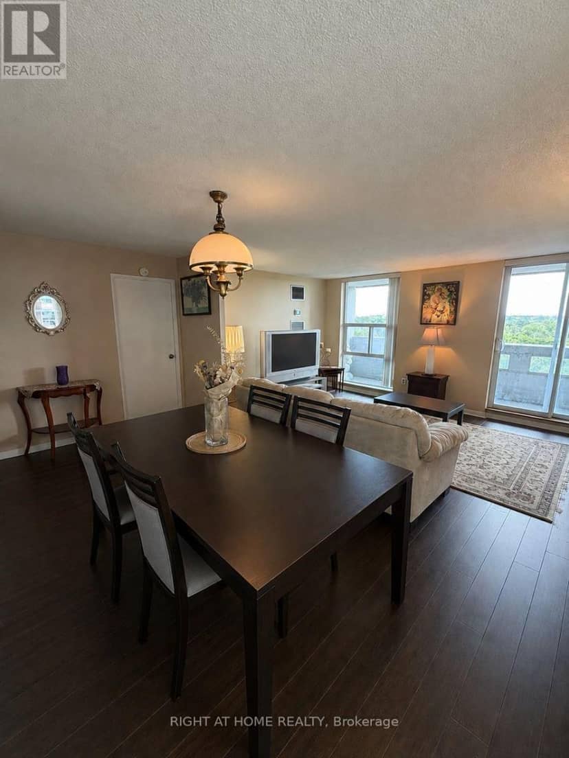 802 - 60 Inverlochy Boulevard, Markham, photo 2