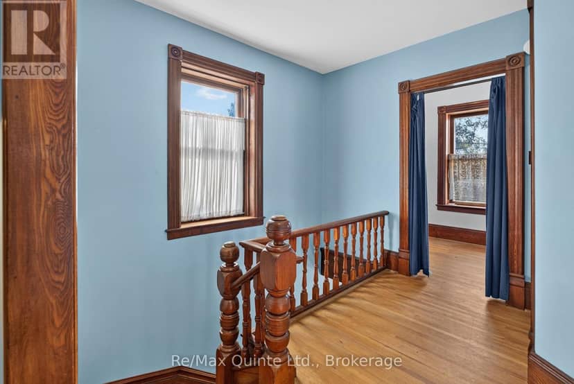 97 St Lawrence Street W — photo 20 of 34