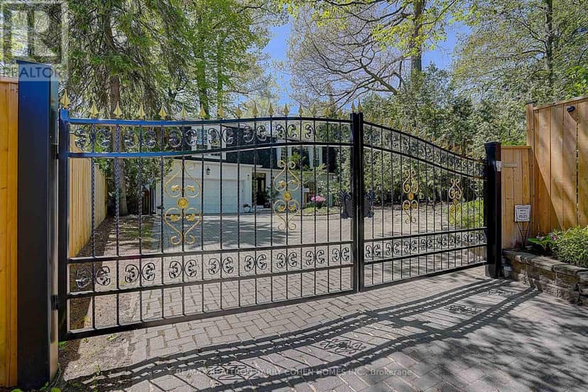321 Lawrence Avenue E, Toronto, photo 2