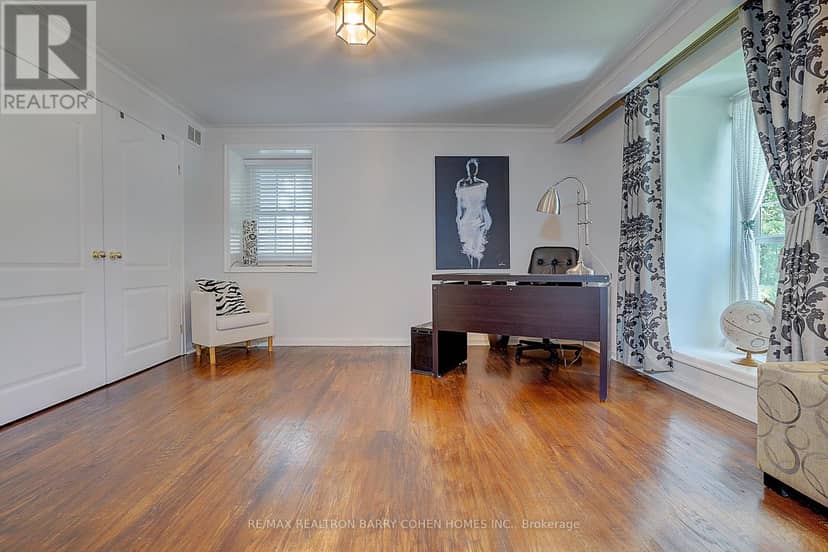 321 Lawrence Avenue E — photo 31 of 40