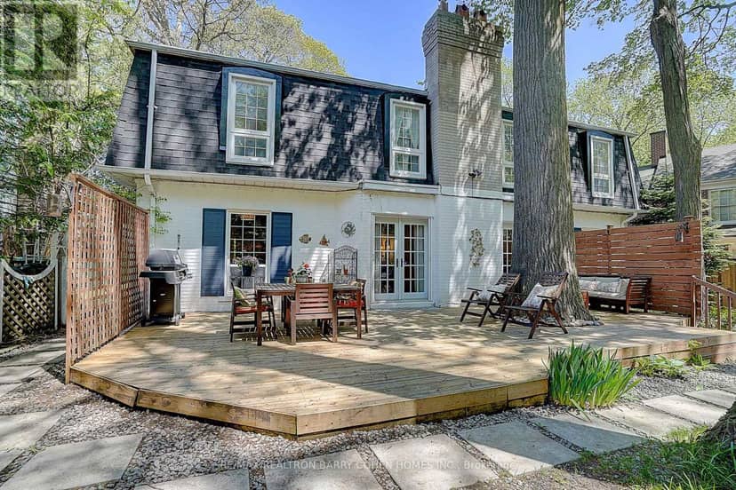 321 Lawrence Avenue E — photo 37 of 40