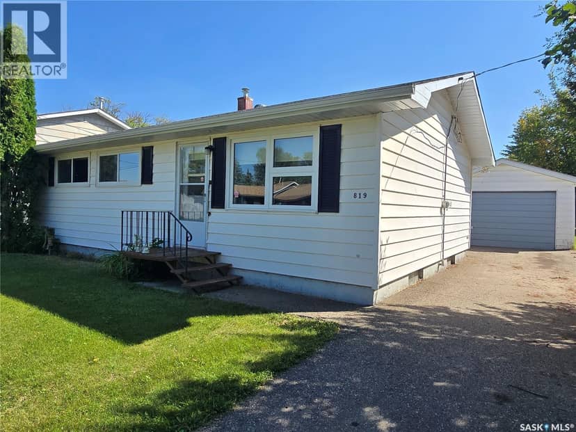 819 Gambetta STREET, Whitewood
