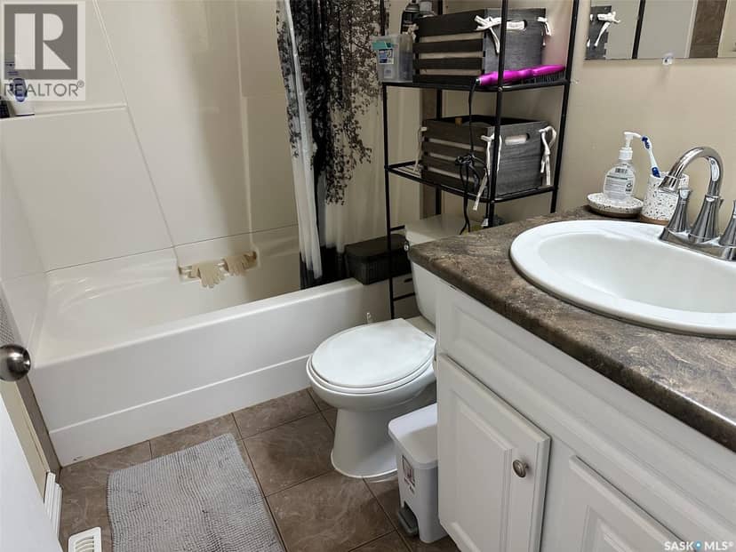 344 Young STREET — photo 21 of 40