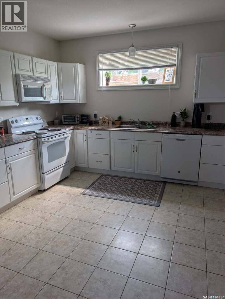 344 Young STREET — photo 26 of 40