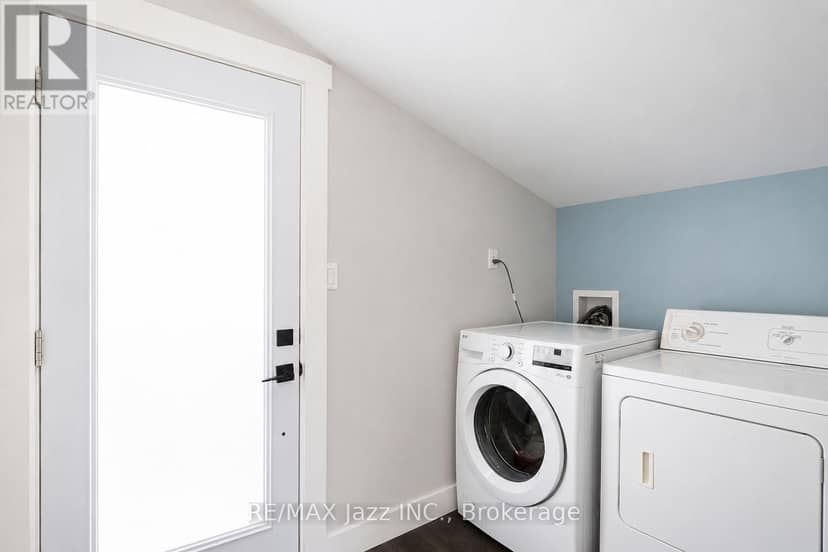 159 Byron Street — photo 9 of 11