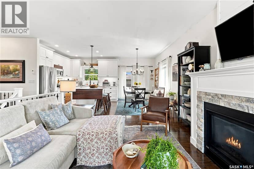 621 Braun LANE — photo 3 of 40