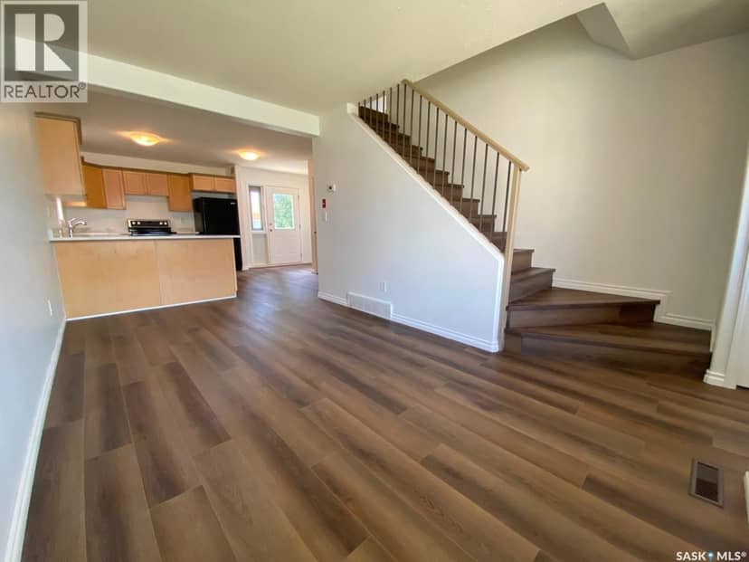 114 Meadowlark PARK — photo 2 of 29