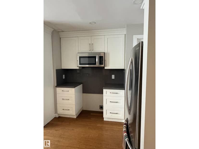 10344A 121 ST NW — photo 11 of 29