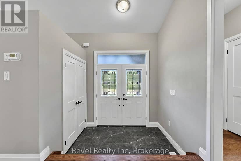 46 Voyageur Drive — photo 4 of 21