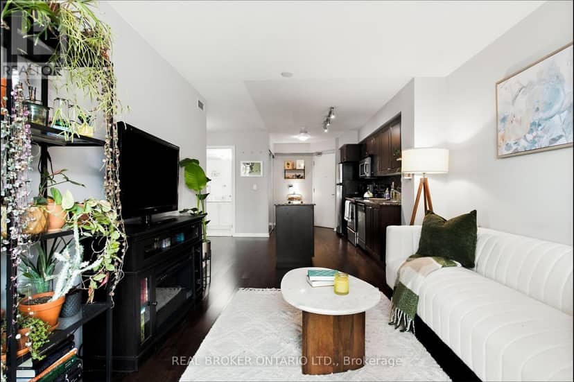 1312 - 215 Fort York Boulevard — photo 7 of 40