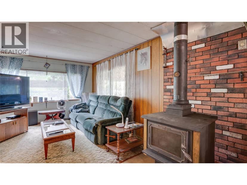 686 Powell Road, Lumby, photo 8