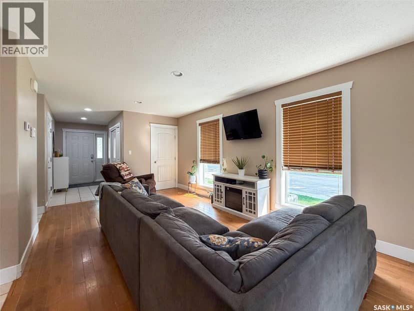 715 Centre STREET — photo 11 of 40