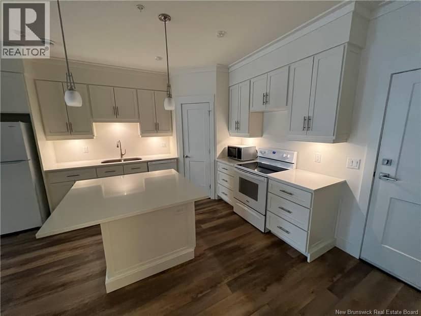54 Hampton Road Unit# 206 — photo 3 of 24