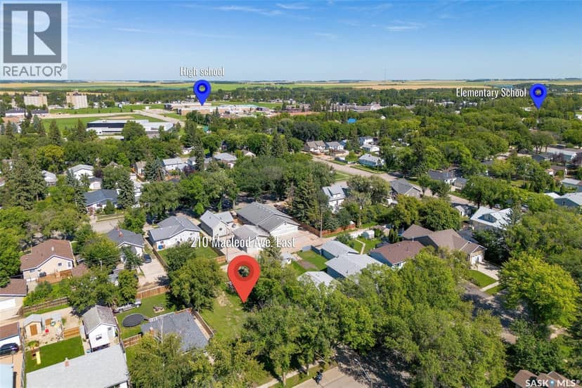 210 McLeod AVENUE E, Melfort, photo 3