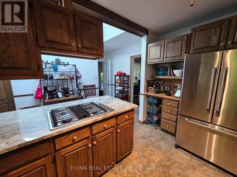 5896 Valley Way — photo 10 of 40