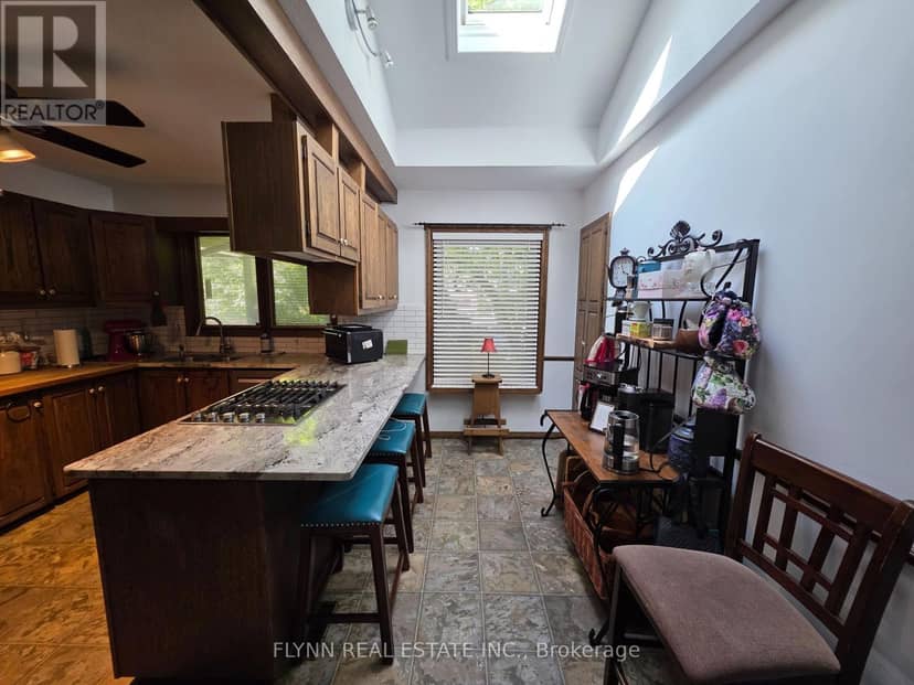 5896 Valley Way — photo 13 of 40