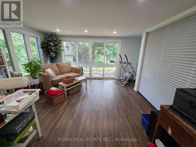 5896 Valley Way — photo 16 of 40