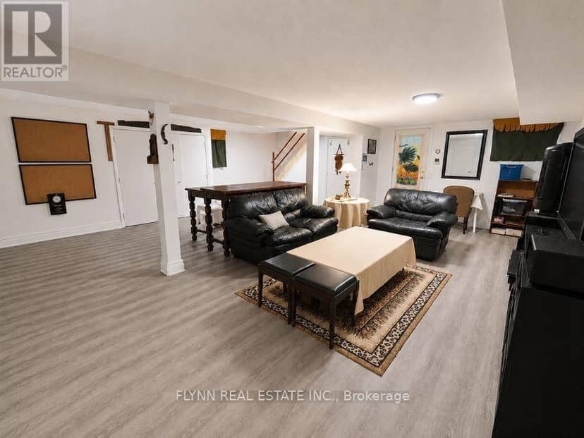 5896 Valley Way — photo 32 of 40