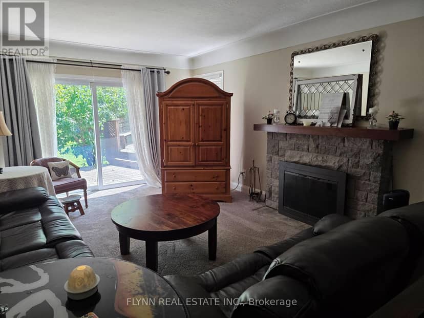 5896 Valley Way — photo 9 of 40
