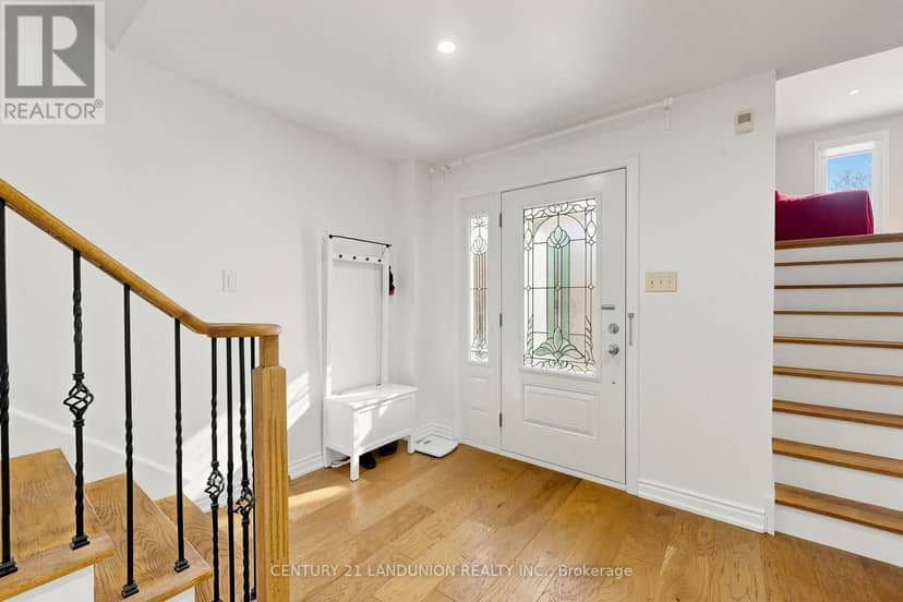 329 Atha Avenue, Richmond Hill, photo 2