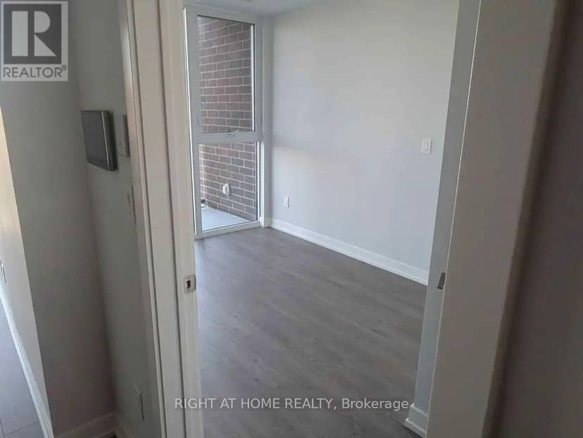 211 - 201 Brock Street S — photo 14 of 38